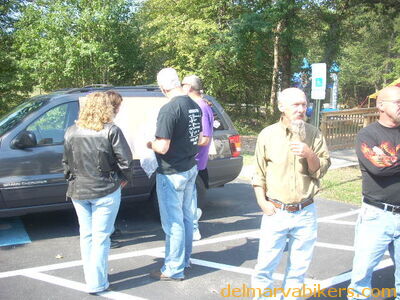 helpaf0345.JPG